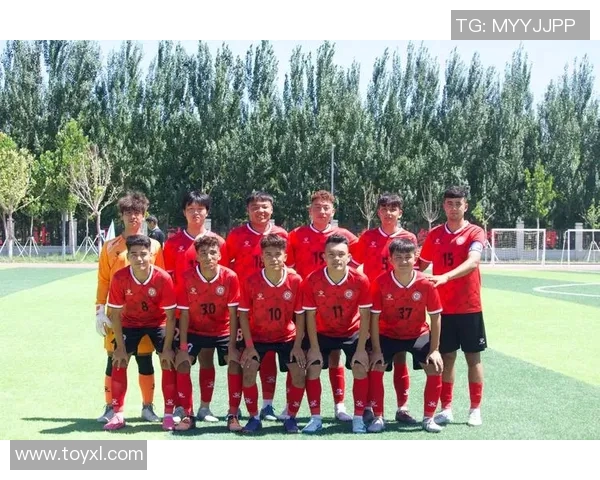 足球书包点亮校园梦想携手球星共赴绿茵场辉煌未来